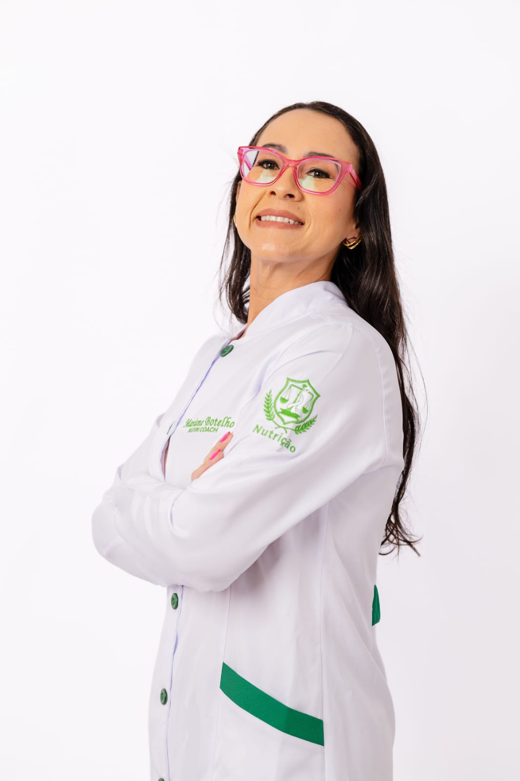 Mary Botelho usando seu jaleco profissional